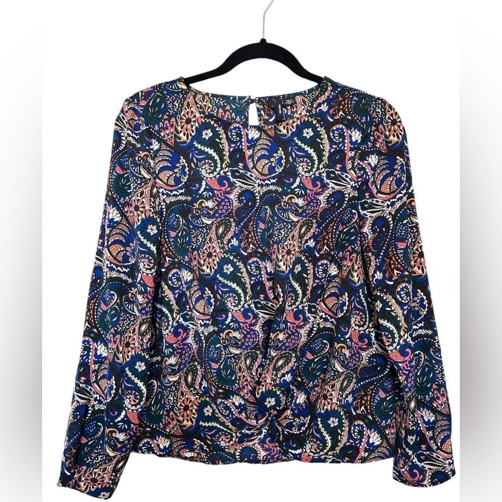 4/$20 Vero Moda paisley long sleeve scoop neck light pink and navy blouse size S